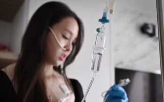 Dokter Mata Kewalahan Hadapi Pasien Usia 20-an dengan Mata 'Seperti Kakek 70 Tahun' – Inilah 3 Kebiasaan Sehari-hari yang Diam-diam Menghancurkan Penglihatanmu
