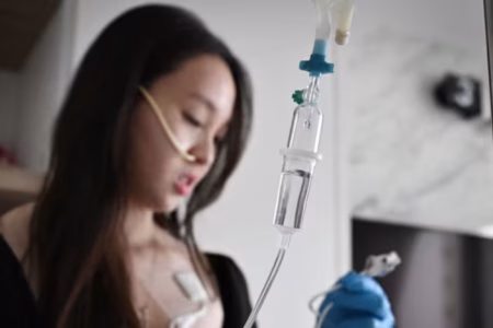 Dokter Mata Kewalahan Hadapi Pasien Usia 20-an dengan Mata 'Seperti Kakek 70 Tahun' – Inilah 3 Kebiasaan Sehari-hari yang Diam-diam Menghancurkan Penglihatanmu